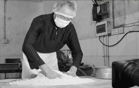 “后湖里的水，陈义盛的女，锦林的鸡毛毫，亿昌的麻香糕点。”这是一首在益阳市广为流传的民谣。提起麻香糕，就能勾起益阳人的乡愁。...